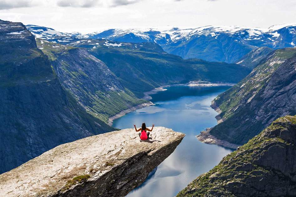 Solo Travel Like a Pro: 12 Practical Tips You Can Actually Use